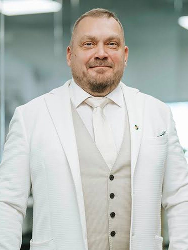 Janek Hintsov